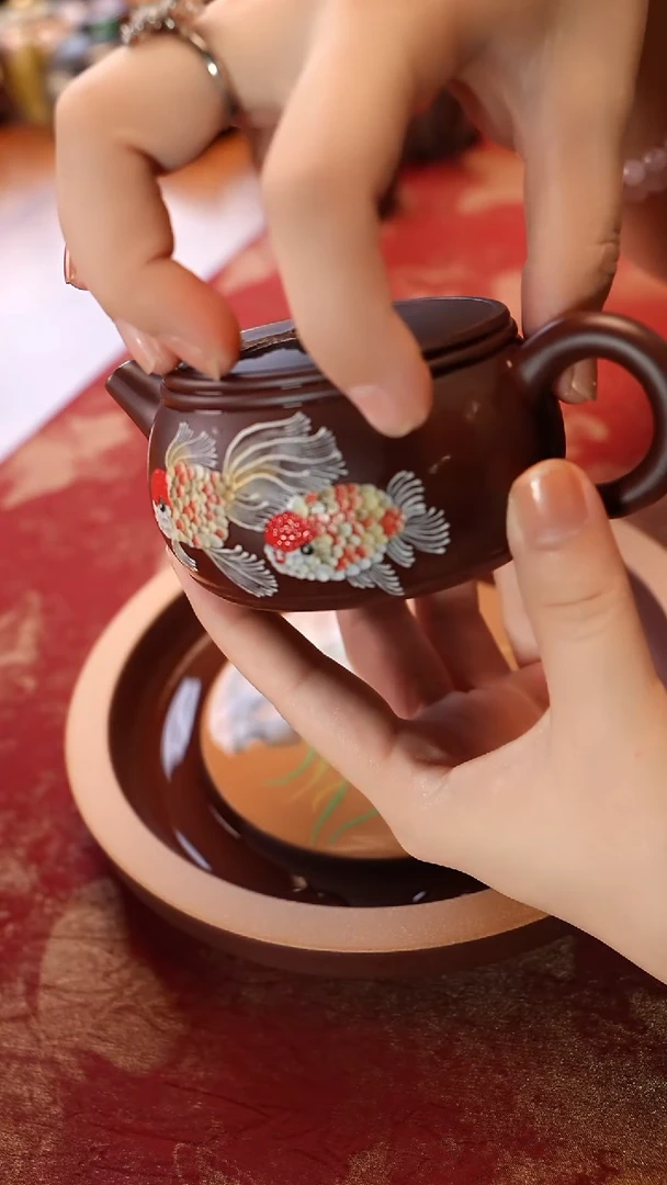 茶壶紫砂紫朱泥汉瓦壶 鸿运当头锦鲤