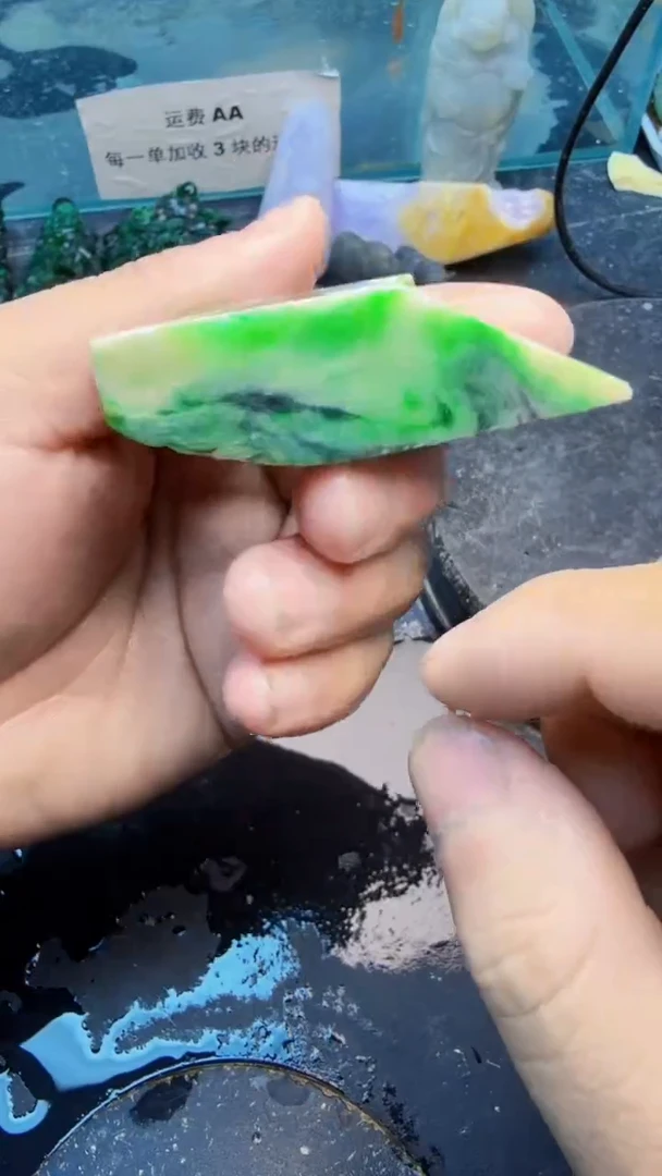 翡翠挂件未镶嵌天然翡翠024