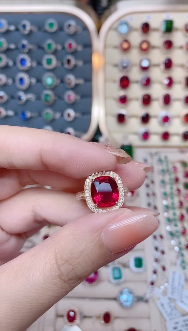 18K金镶嵌碧玺戒指碧玺5.5ct