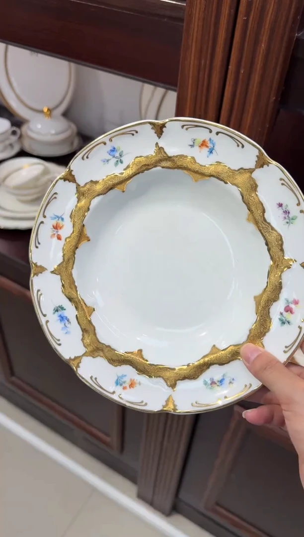 瓷片8.5英寸草帽盘 1个