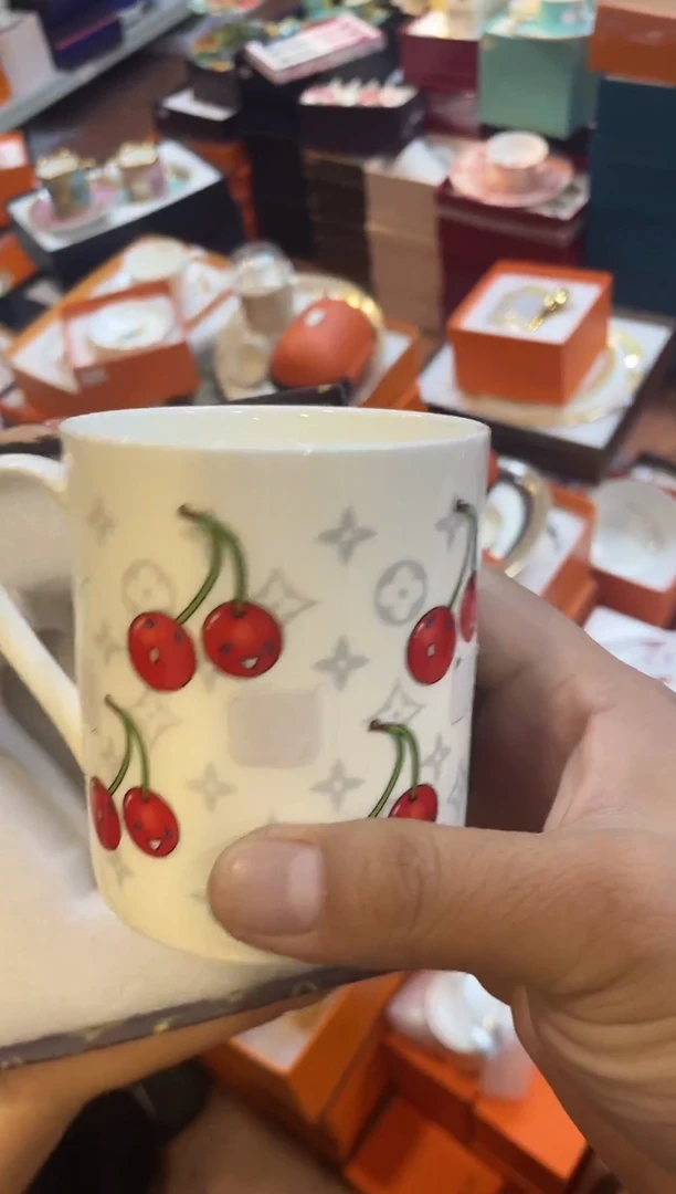 杯鸿辉家品牌瓷器，京东包邮！