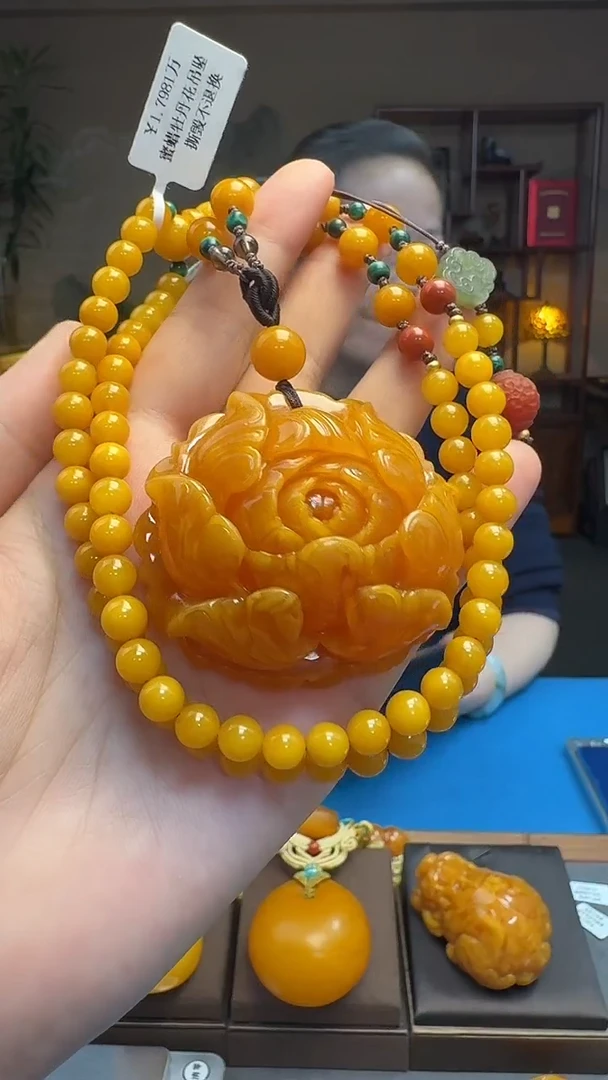 琥珀吊坠(赠链)未镶嵌天然保真蜜蜡牡丹花套装