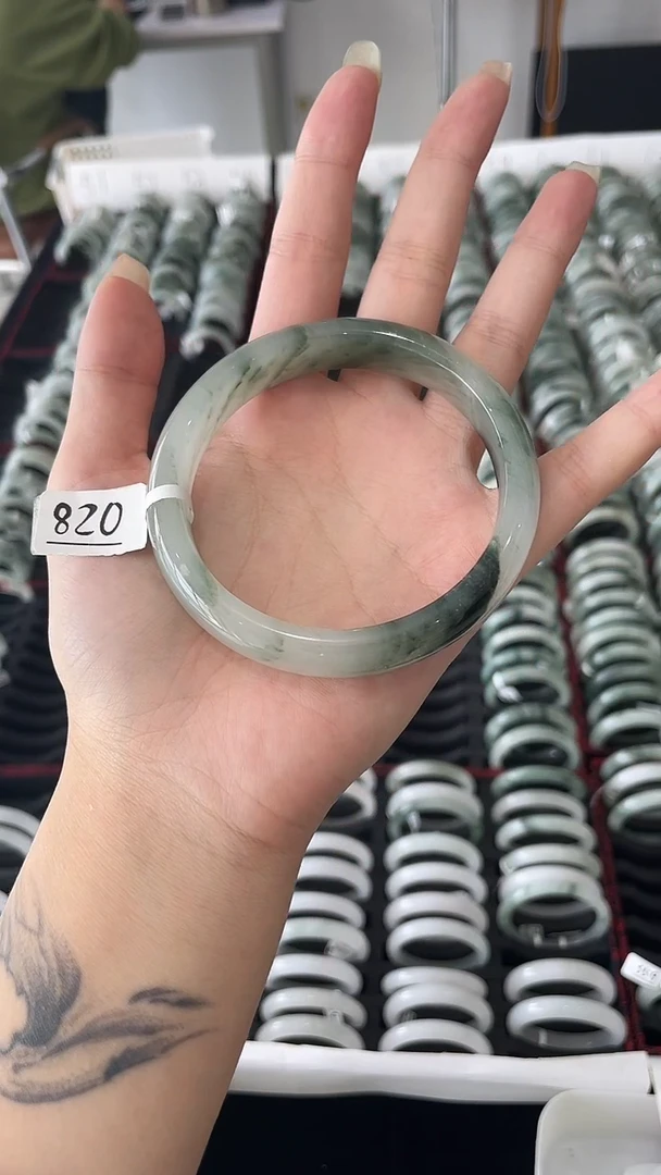 未镶嵌手镯石英质玉瑕820