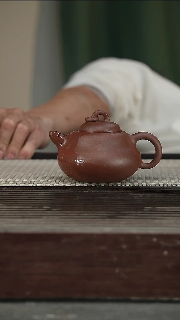 茶壶紫砂高工制，带证200CC79号