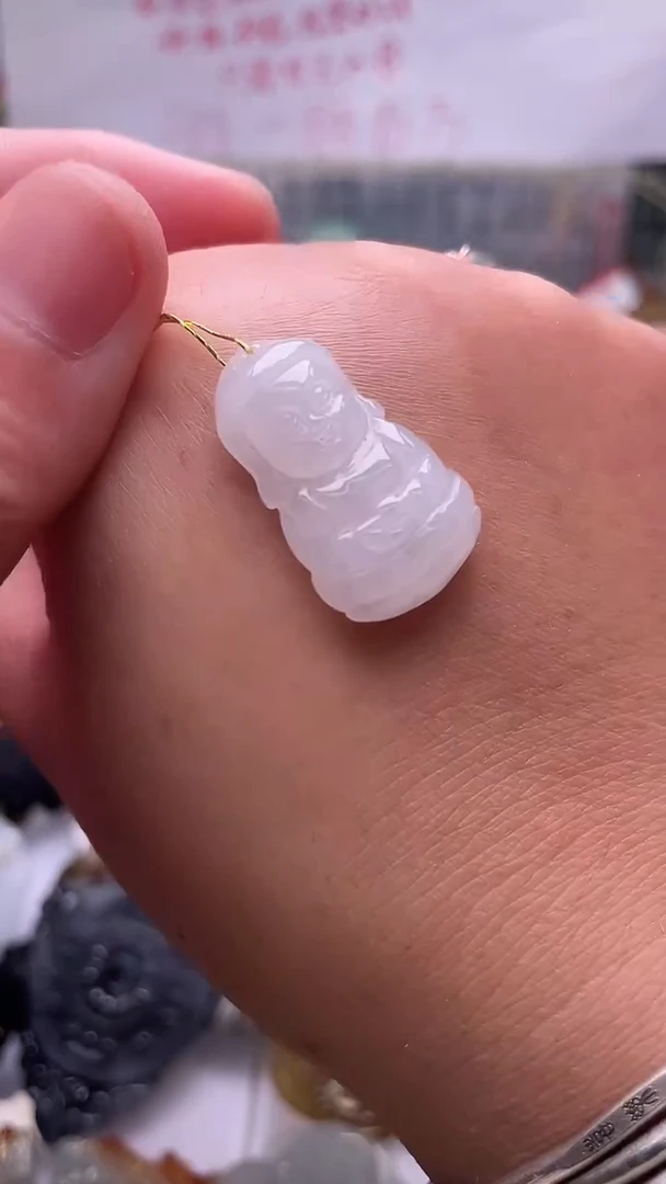 颈饰未镶嵌翡翠佛