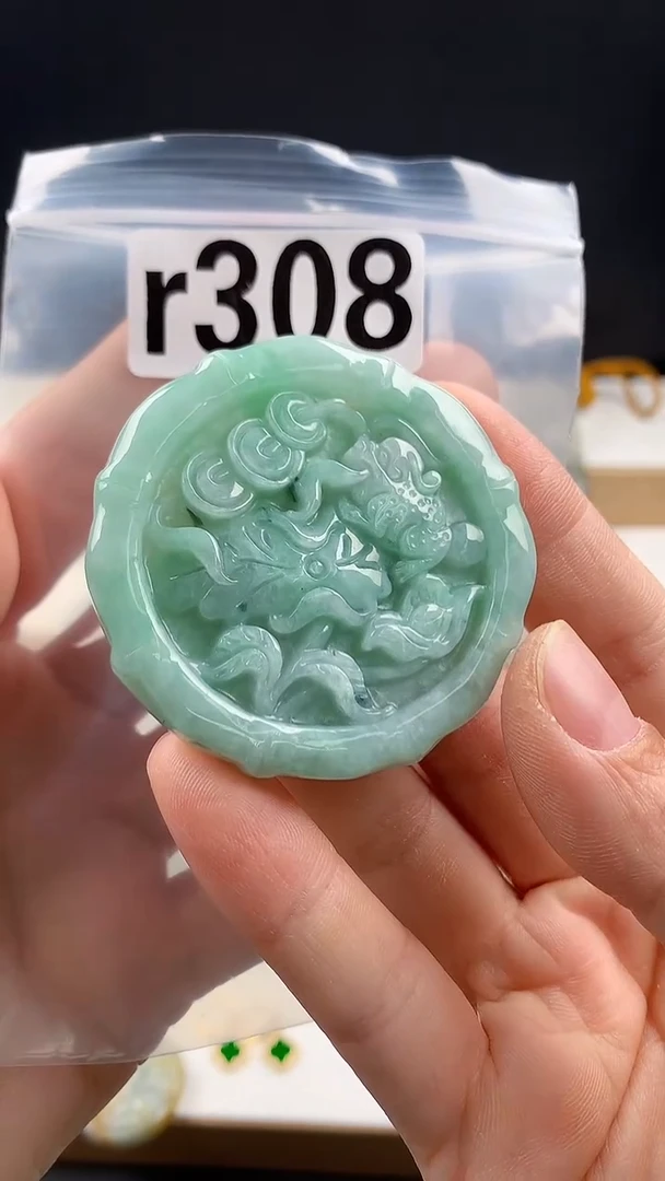 颈饰未镶嵌翡翠天然翡翠吊坠挂件