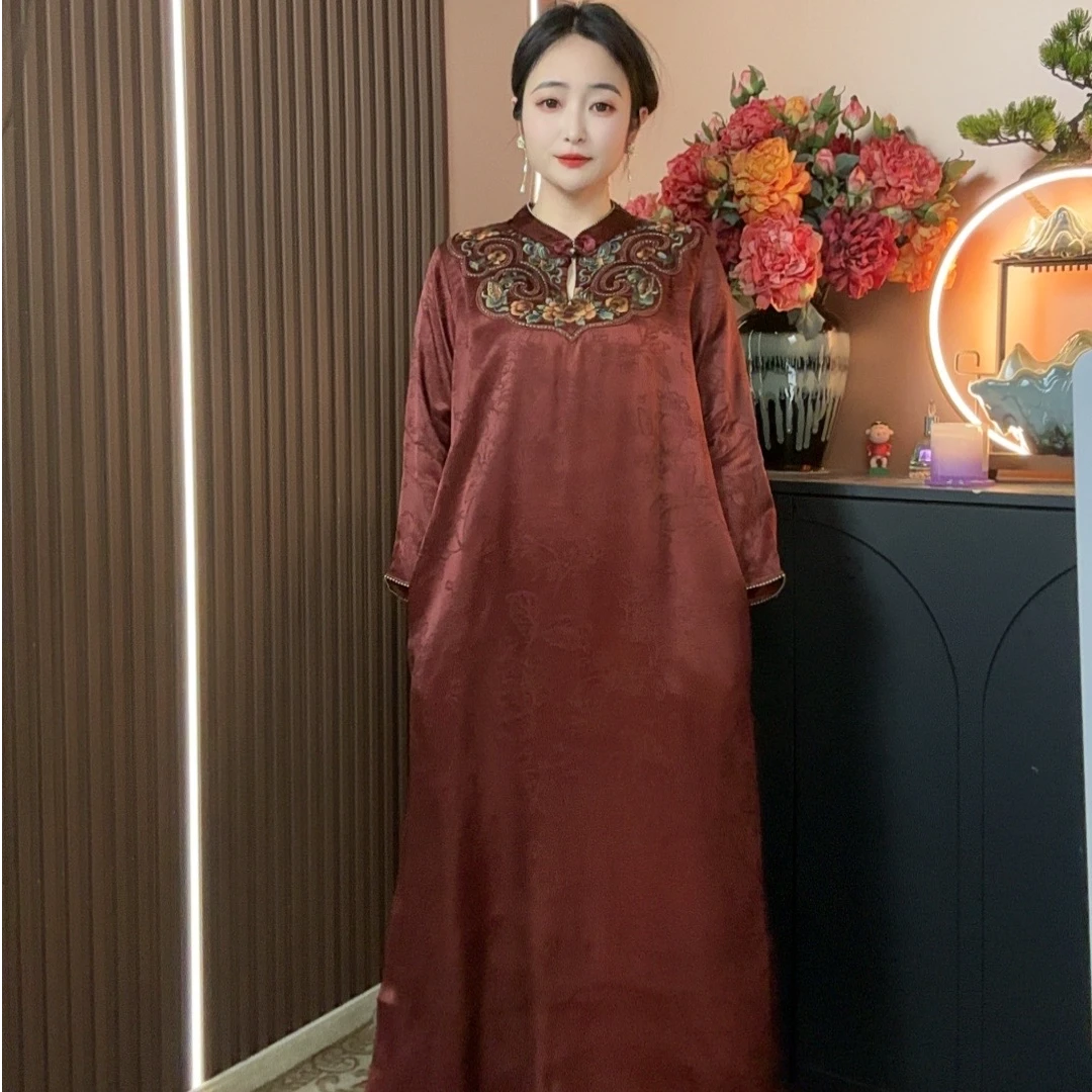 （鸿运）2024新款红色重工刺绣时尚连衣裙高端显瘦气质连衣裙