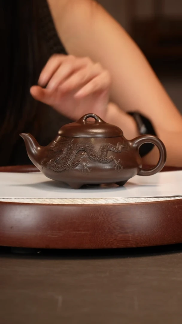 茶壶紫砂【葛岳纯】三足矮石瓢双色堆龙+龙杯350cc