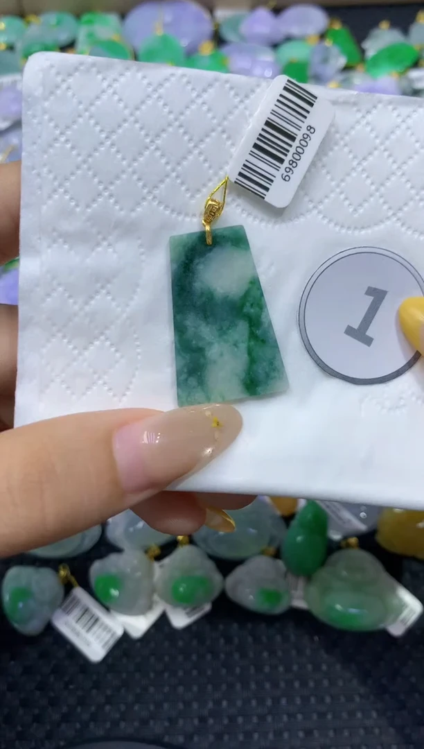 颈饰未镶嵌翡翠天然缅甸翡翠A货