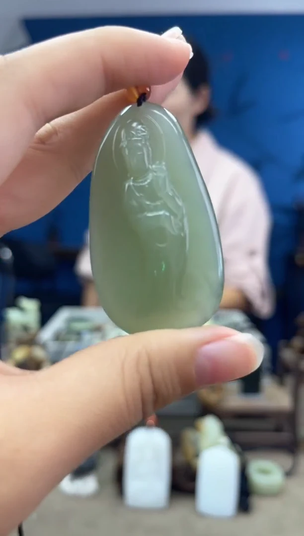 和田玉未镶嵌颈饰1