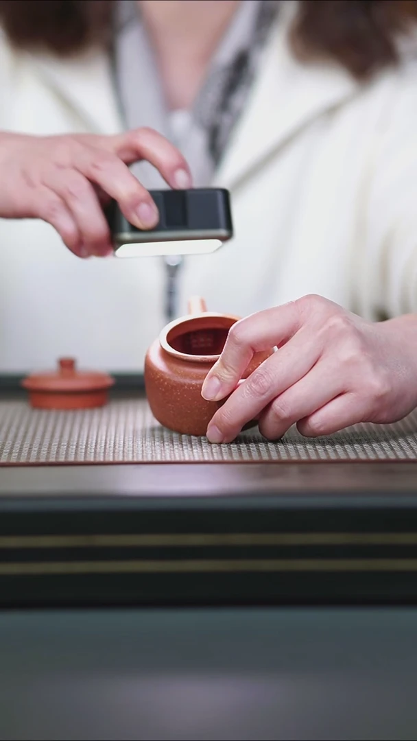 茶壶紫砂半手红降坡小德钟120cc