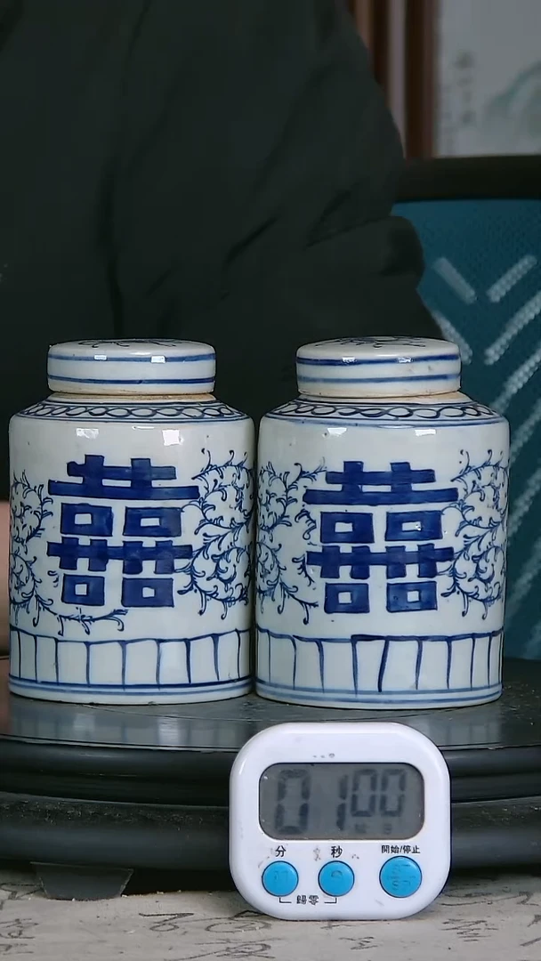 天*色青花精绘花绘图罐