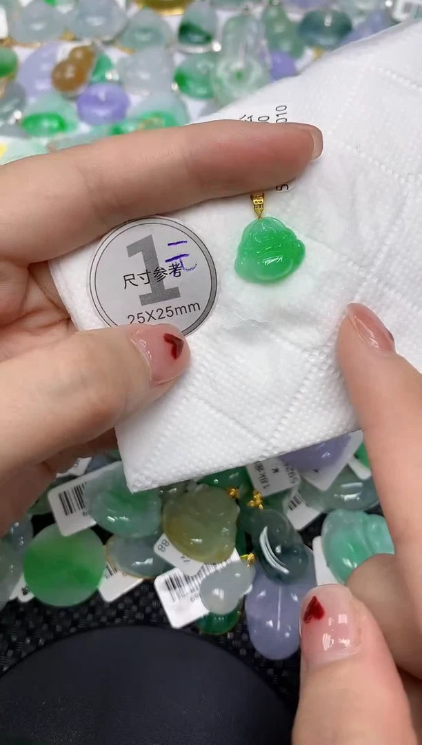 翡翠18K金镶嵌颈饰1111111111