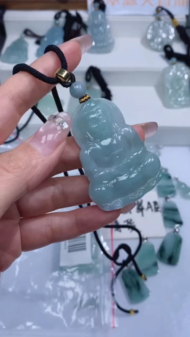 颈饰未镶嵌翡翠吊坠