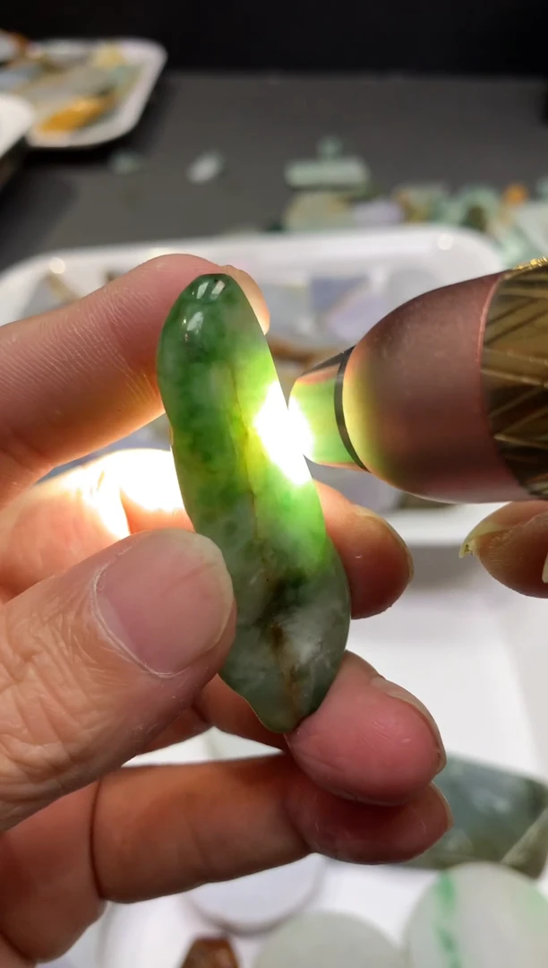 【闪购商品】翡翠颈饰未镶嵌天然翡翠a货