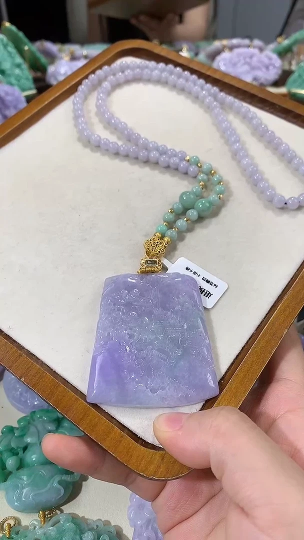 颈饰未镶嵌翡翠吊坠