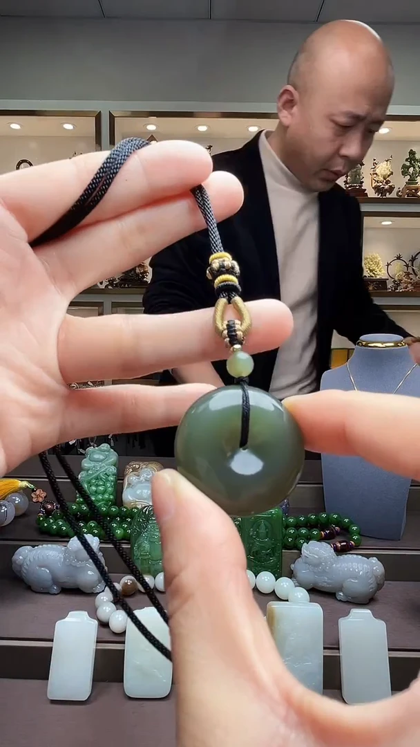 【闪购商品】和田玉颈饰未镶嵌苏