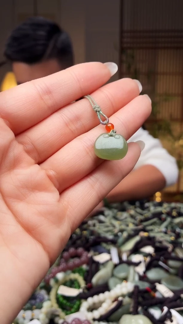 颈饰未镶嵌和田玉多样性发货，拍一发一