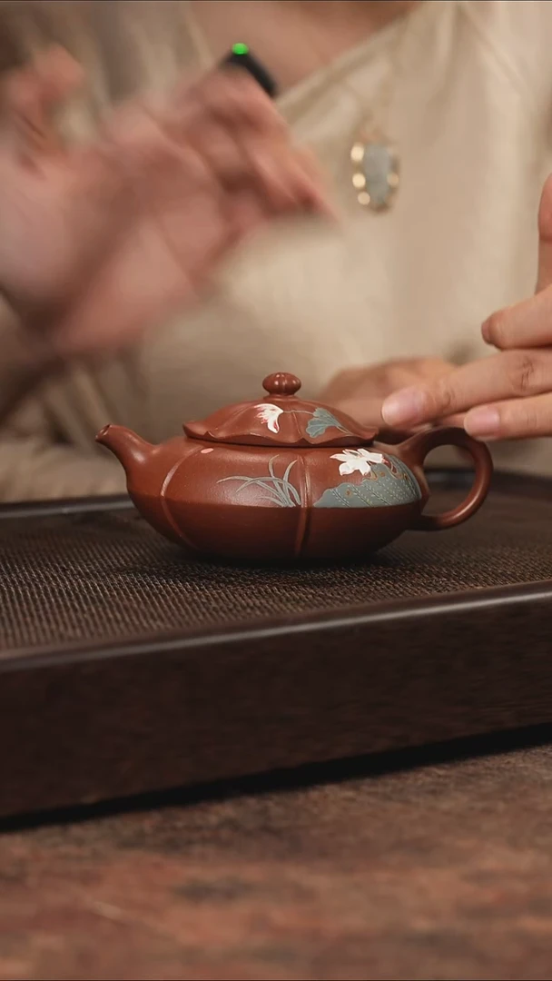 宜兴紫砂百年沉香泥筋纹莲花