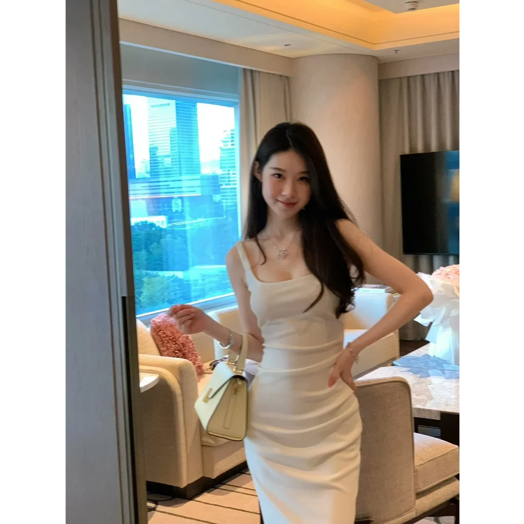 温柔风法式小众气质吊带连衣裙2025新款夏名媛极简初恋设计感小裙