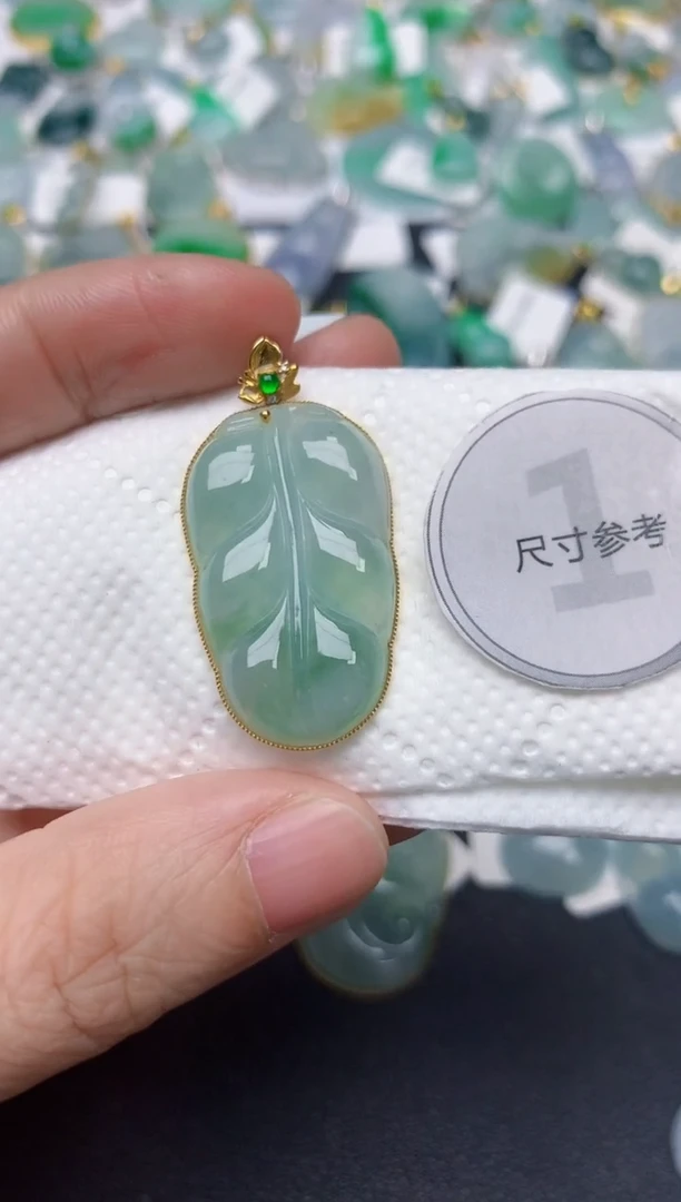 颈饰18K金镶嵌翡翠天然缅甸A货翡翠