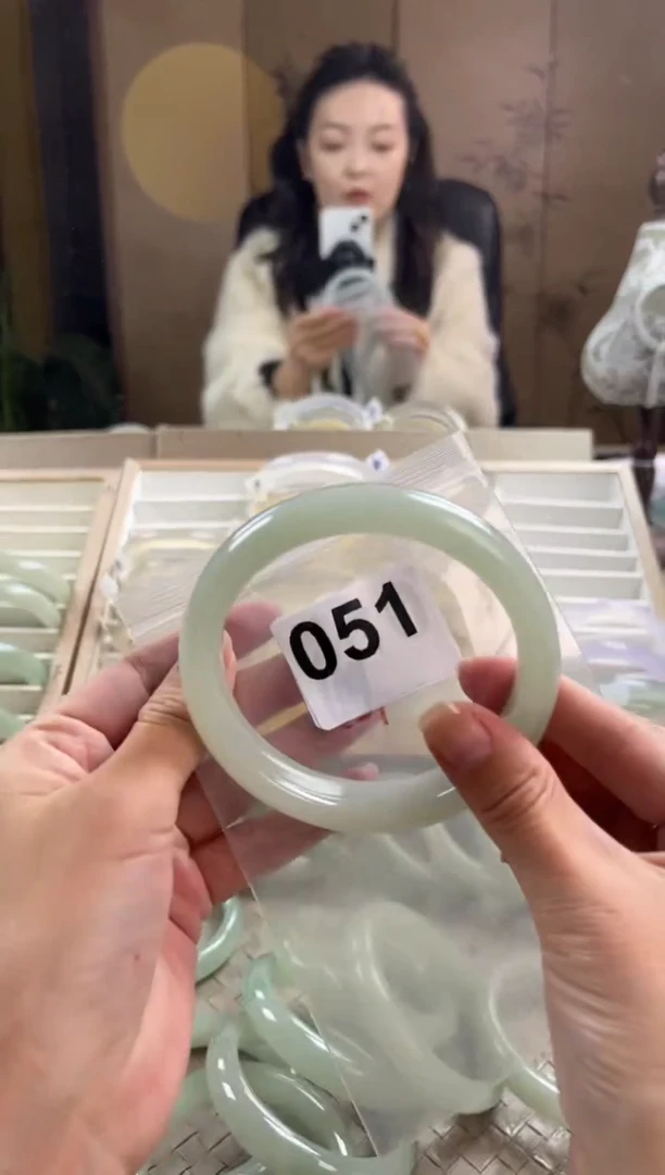 未镶嵌手镯石英质玉檀****T051