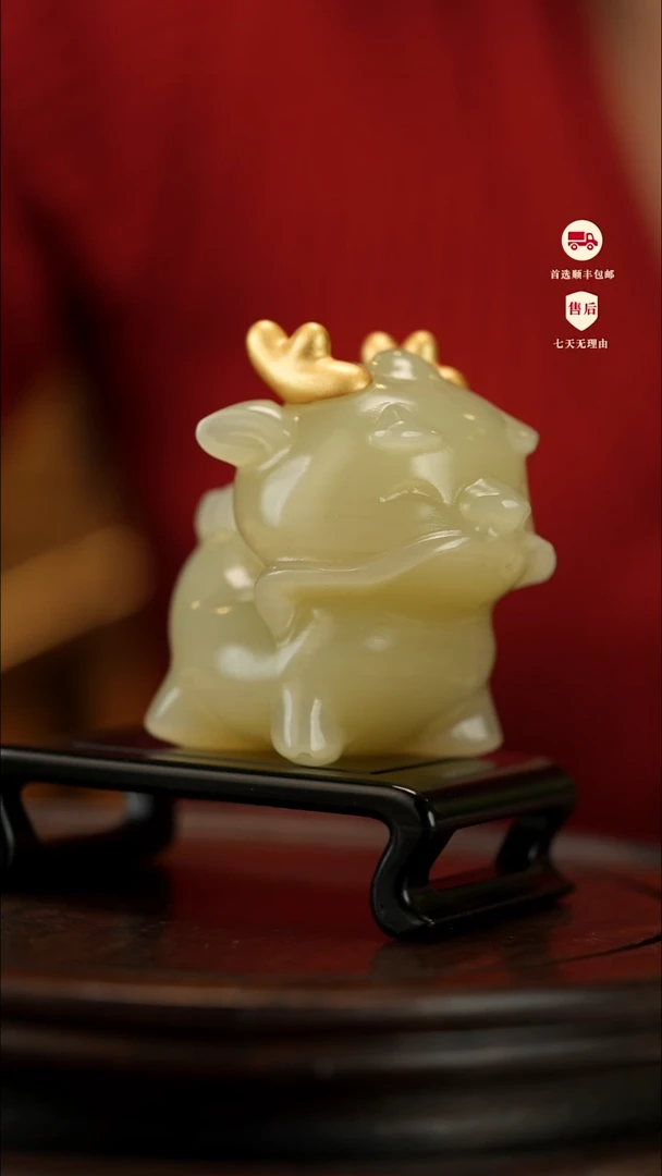 云南石竹叶青雕刻：府上有龙摆件