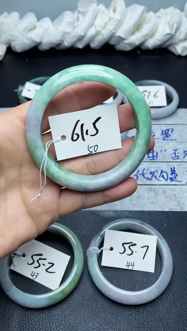 未镶嵌手镯翡翠50