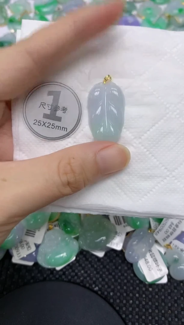 翡翠18K金镶嵌颈饰11111111