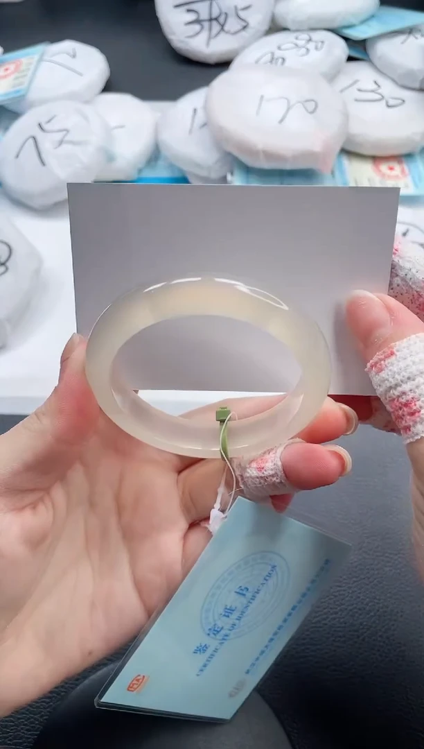 石英质玉手镯未镶嵌12V218-54