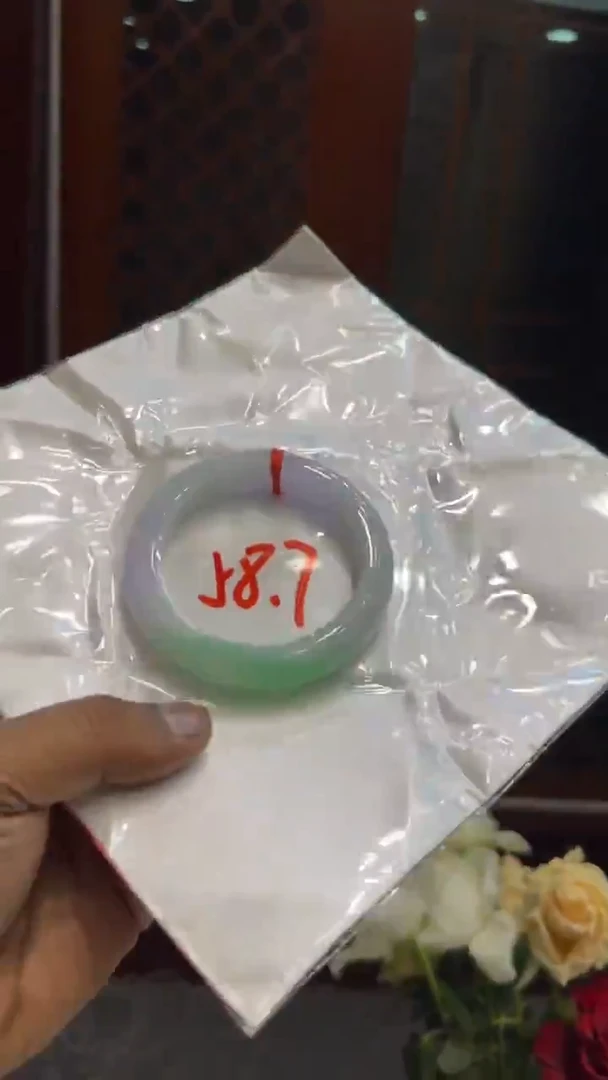 翡翠手镯未镶嵌手镯