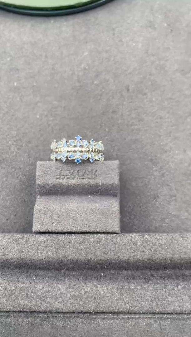 戒指蓝宝石18K金镶嵌0.8ct蓝宝石 FE 定制