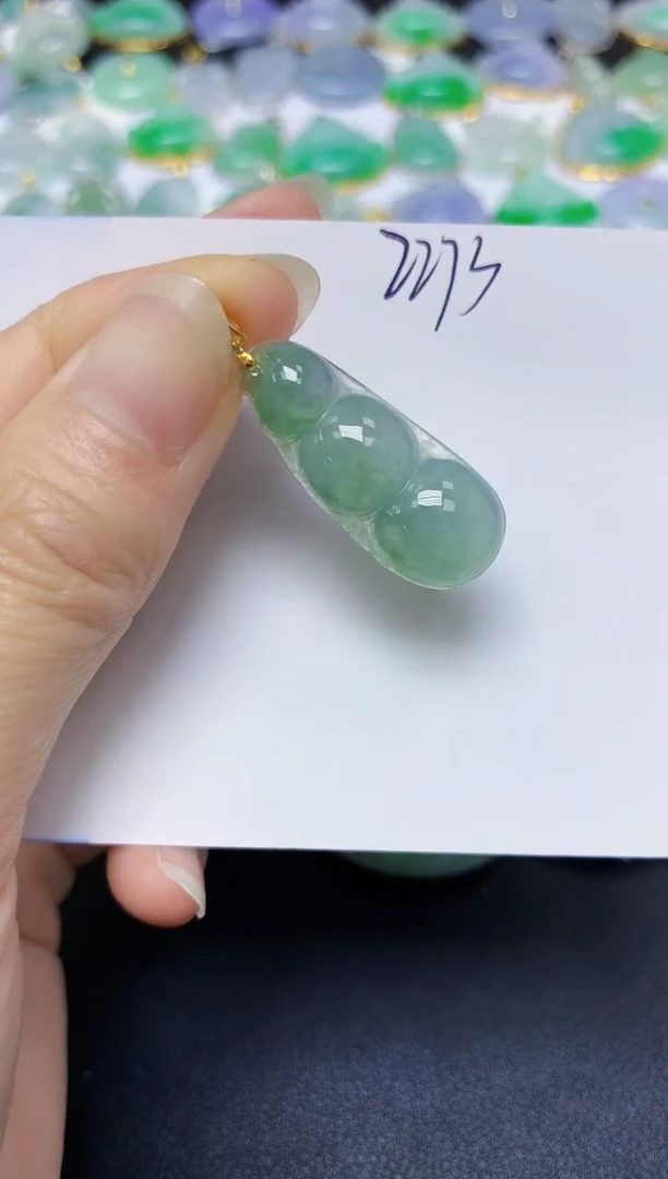 翡翠未镶嵌颈饰天然缅甸翡翠A货