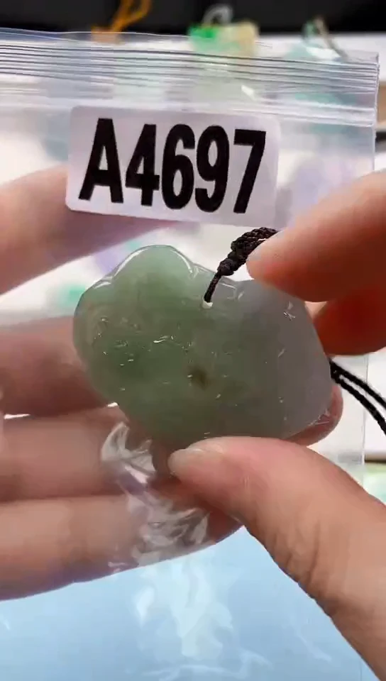 翡翠未镶嵌颈饰天然翡翠吊坠挂件