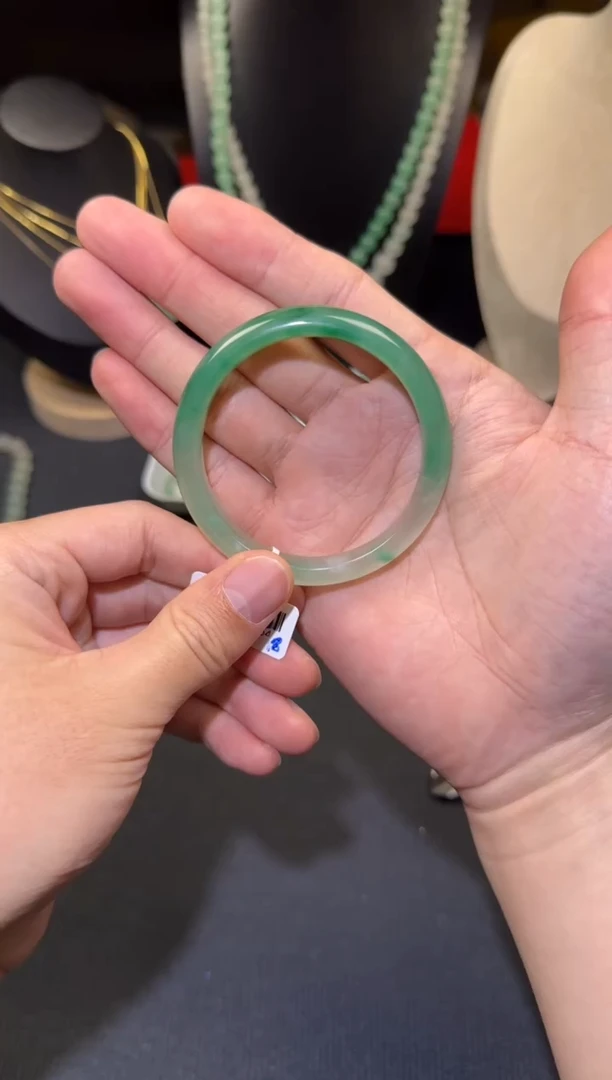 【闪购商品】石英质玉手镯未镶嵌手镯