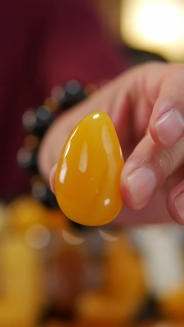 【闪购商品】蜜蜡裸石未镶嵌16.4焦皮料水滴