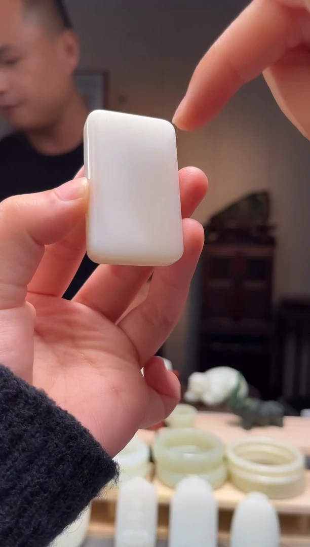 颈饰未镶嵌和田玉吊坠5