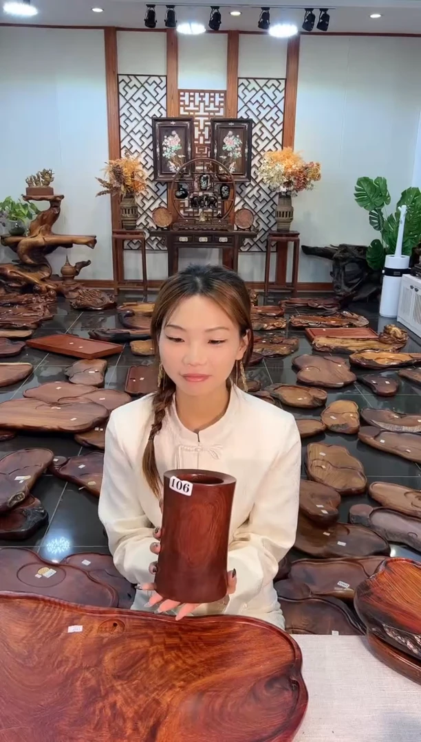 【闪购商品】大果紫檀（缅甸花梨）笔筒106