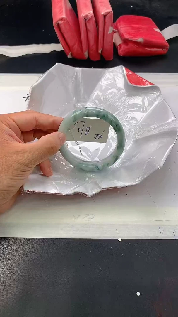 翡翠手镯未镶嵌268