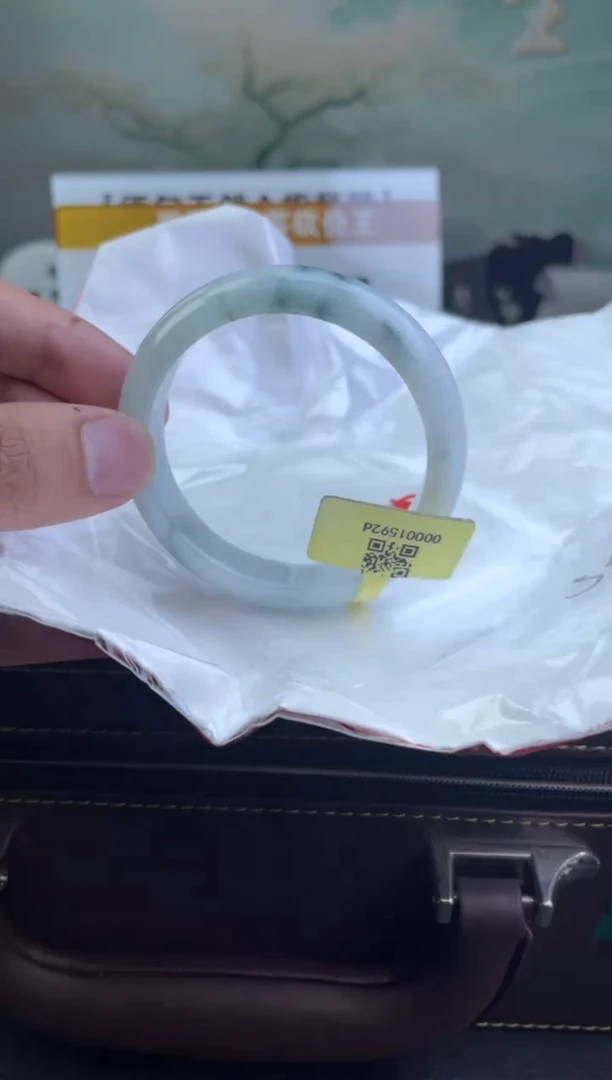 翡翠手镯未镶嵌10