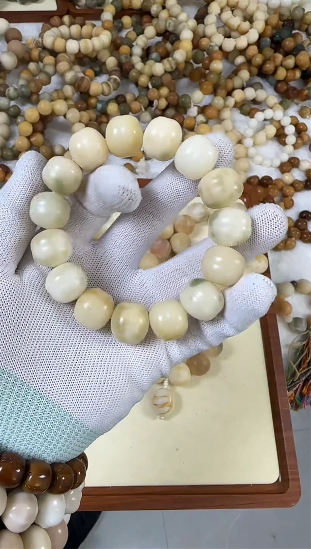 【闪购商品】白玉菩提手串18*手工干磨浅色汉堡珠大卡
