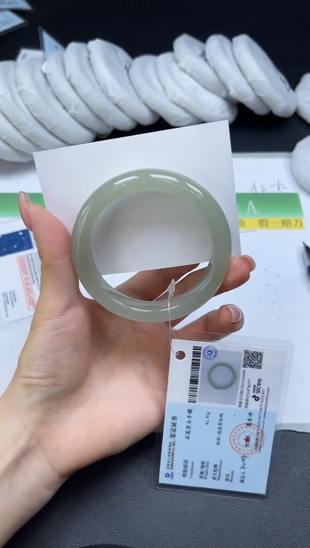 未镶嵌手镯石英质玉045-54