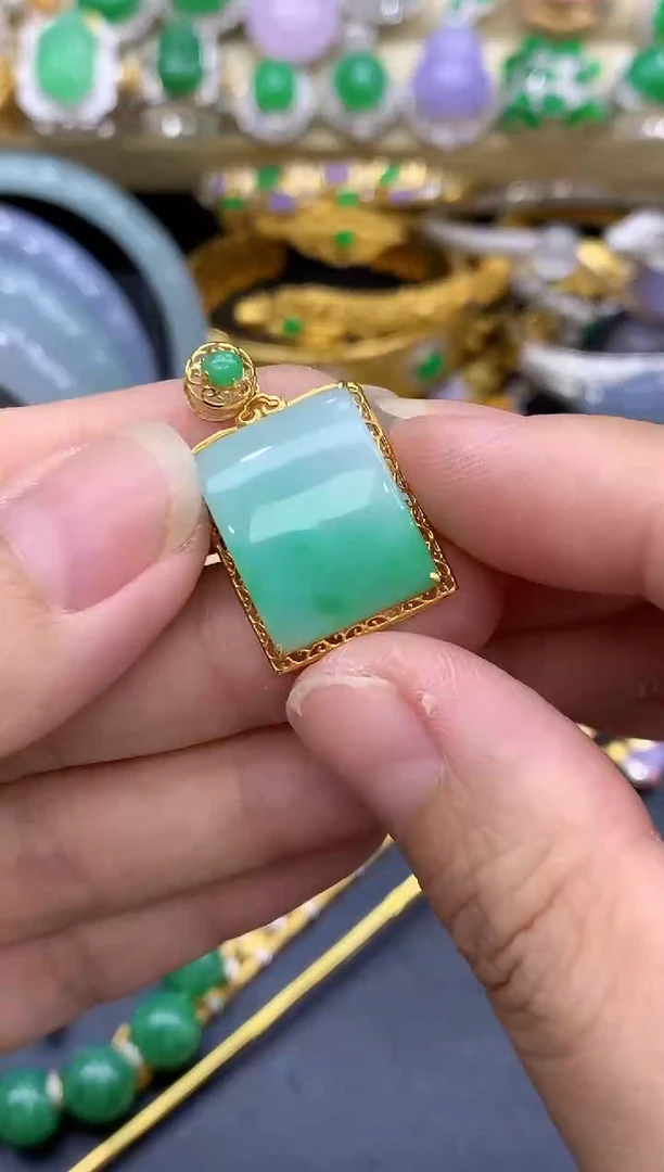 颈饰18K金镶嵌翡翠224-中国好珍宝