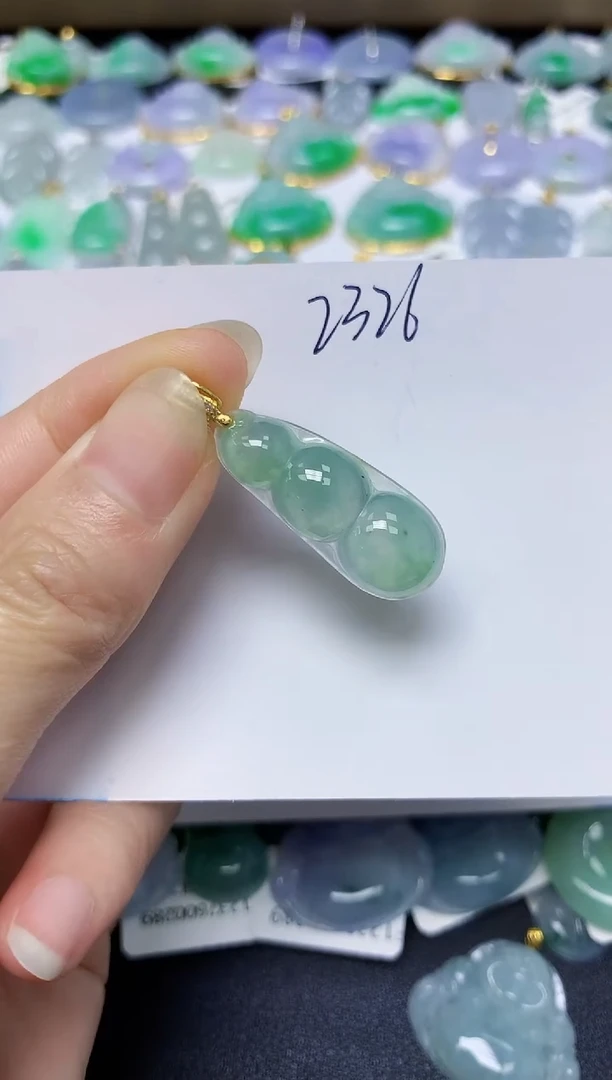 翡翠未镶嵌颈饰 天然缅甸翡翠A货