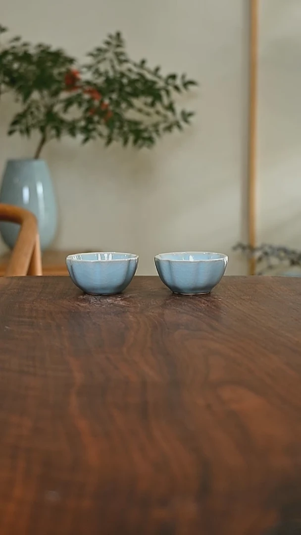 六合太平杯2只 天青 微瑕 朱家汝窑款