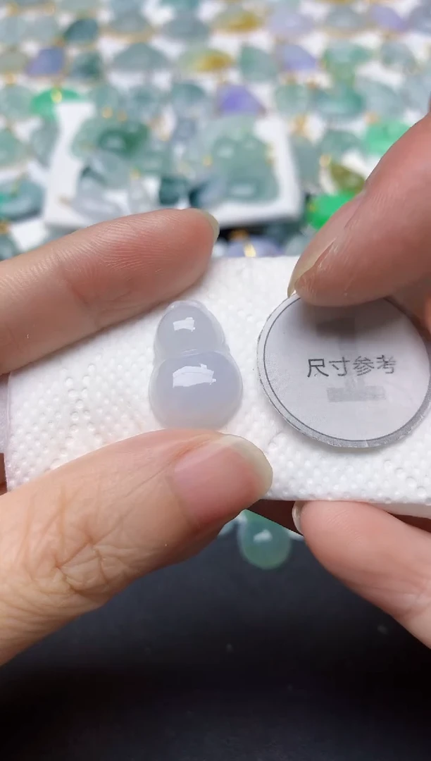 翡翠未镶嵌颈饰天然缅甸A货翡翠