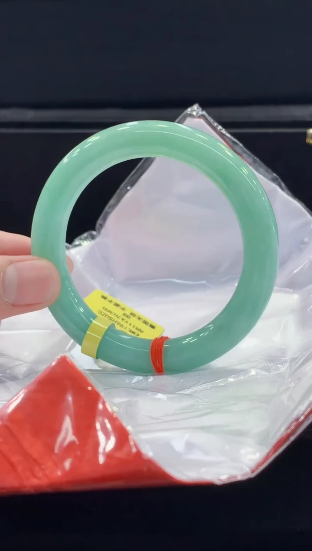 未镶嵌手镯翡翠翡翠手镯