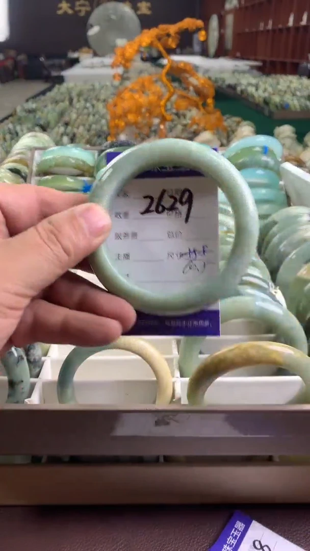 未镶嵌蛇纹石玉手镯2629