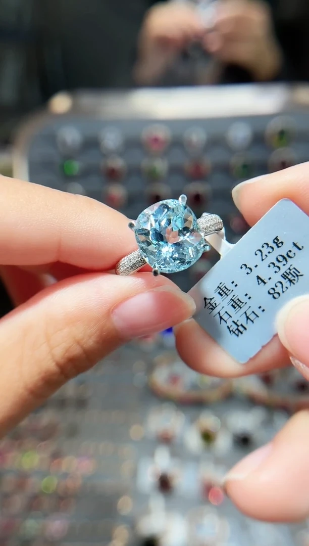 18K金镶嵌戒圈海蓝宝石4.39.配钻