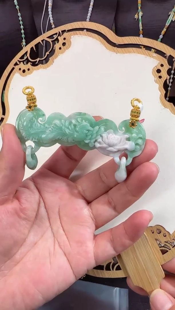 【闪购商品】翡翠颈饰未镶嵌拍照